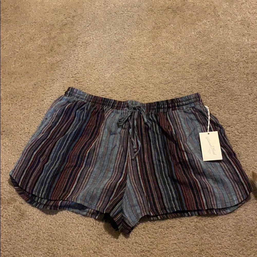 Universal Thread red and navy shorts. Size large.